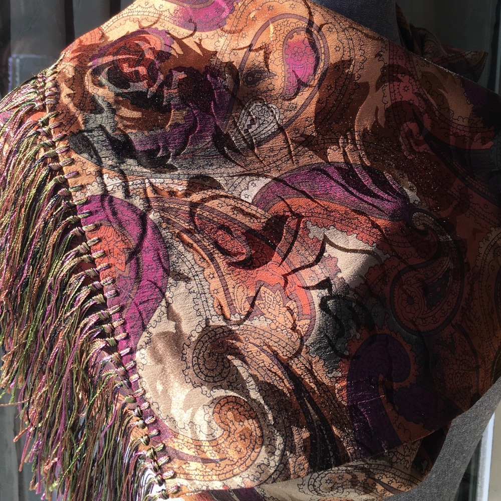 🌺NEW!🌺Beautiful Double Lined Fringe Scarf BRAND NEW!